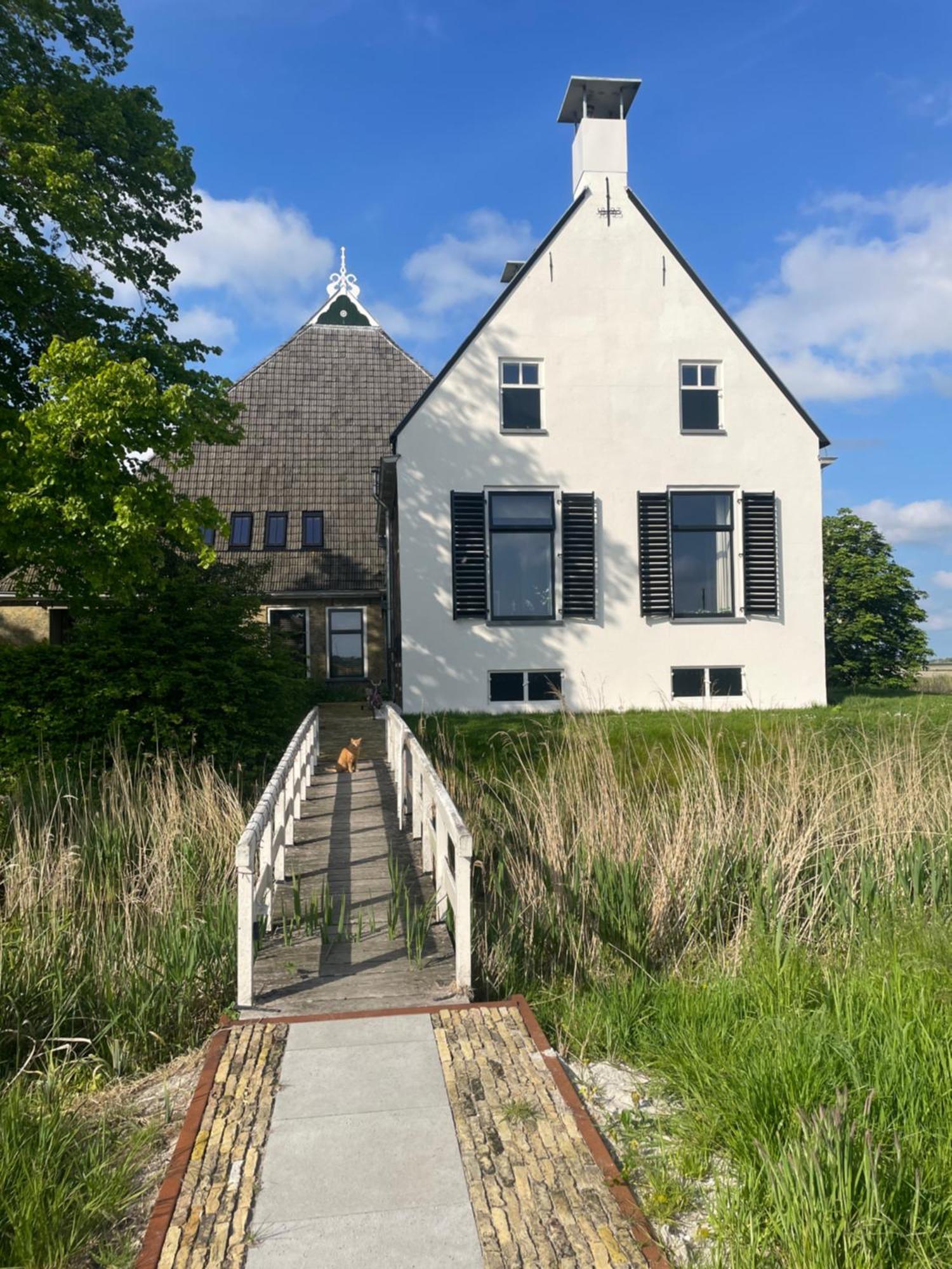 Appartement De Dageraad In Monumentale Boerderij Kimswerd Exterior foto